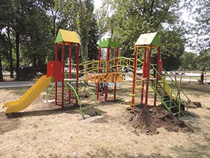 игровая площадка в парке